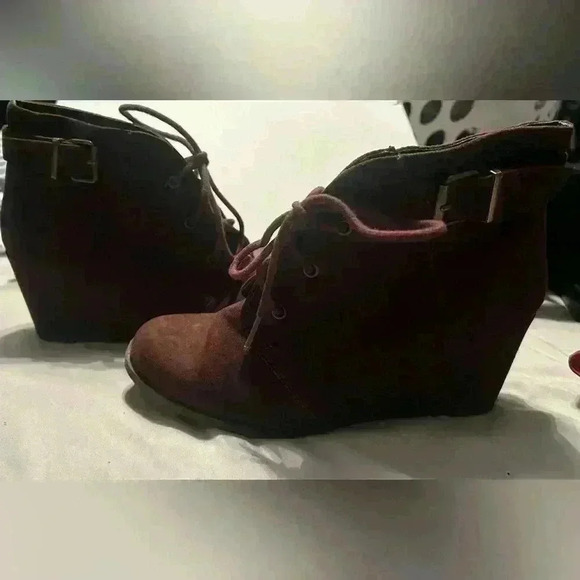 brown lace up wedge heeled boots - Picture 2 of 6